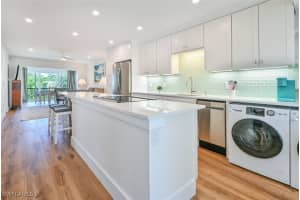 250 7th Avenue, Naples, FL 34102 - MLS#225068977