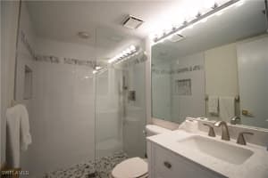 5585 Trailwinds Drive, Fort Myers, FL 33907 - MLS#225069137