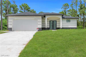 5222 Lee St, Lehigh Acres
