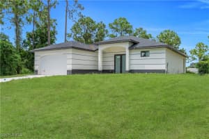 5222 Lee Street, Lehigh Acres, FL 33971 - MLS#225069146