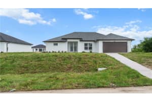 106 Nw 20th St, Cape Coral
