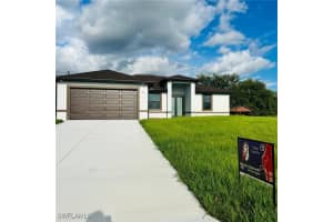 733 Knox Avenue, Lehigh Acres, FL 33974 - MLS#225069206