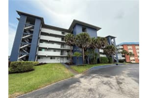 190 Pebble Beach Blvd 305, Naples