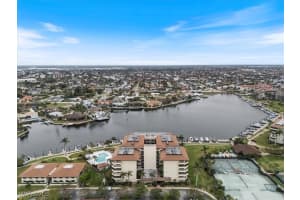 601 Seaview Court, Marco Island, FL 34145 - MLS#225069225