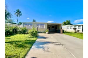 13 Cannes Dr, Naples
