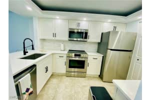 601 Seaview Court, Marco Island, FL 34145 - MLS#225069309