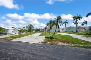 128 Cortez Way, Fort Myers Beach, FL 33931 - MLS#225069356