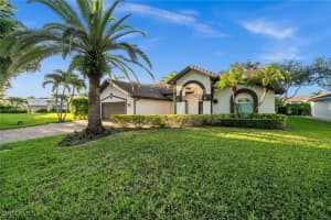 544 Roma Court, Naples, FL 34110 - MLS#225069362