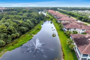 7813 Hawthorne Dr 2403, Naples