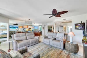 430 Cove Tower Drive, Naples, FL 34110 - MLS#225069429