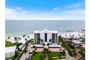 2171 Gulf Shore Blvd N 701, Naples