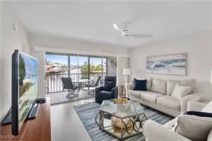 10686 Gulf Shore Dr A105, Naples