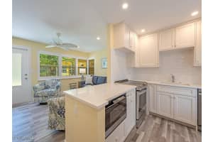 211 8th Avenue, Naples, FL 34102 - MLS#225069513
