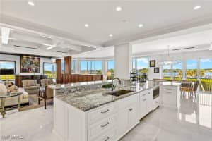 1520 Star Point Ln 4-401, Naples