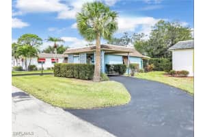 3 Knights Bridge Rd, Naples