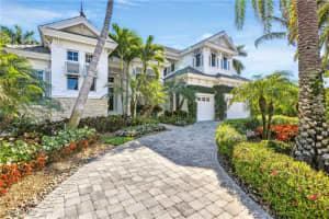 532 Pine Grove Lane, Naples, FL 34103 - MLS#225069752