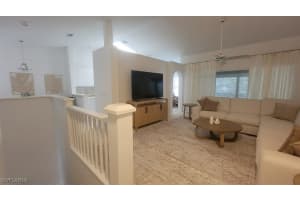 341 Emerald Bay Cir T5, Naples