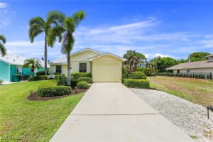 633 91st Avenue, Naples, FL 34108 - MLS#225069783