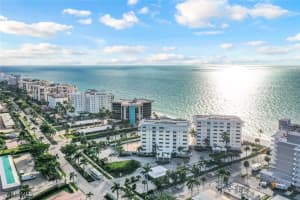 3401 Gulf Shore Blvd N 303, Naples