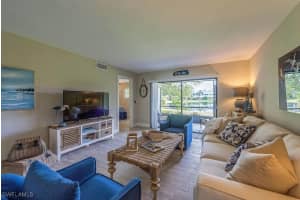 900 Misty Pines Circle, Naples, FL 34105 - MLS#225069878