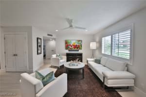 705 Neapolitan Way, Naples, FL 34103 - MLS#225069933