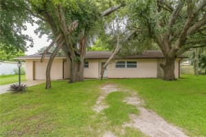 512 Glendale Avenue, Lehigh Acres, FL 33936 - MLS#225070027