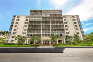 1 Bluebill Avenue, Naples, FL 34108 - MLS#225070123