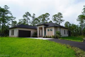 4447 6th Ave Ne, Naples