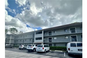 5789 Gage Ln 304a, Naples