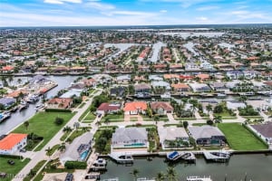 742 Orchid Court, Marco Island, FL 34145 - MLS#225070172