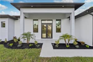 5827 Desoto Blvd N, Naples