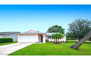 1381 Woodridge Ave, Naples