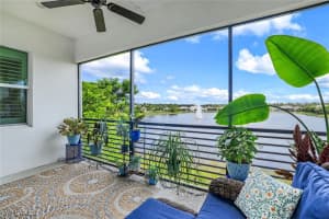 8936 Saint Lucia Dr 201, Naples