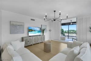 8720 Bay Colony Drive, Naples, FL 34108 - MLS#225070325