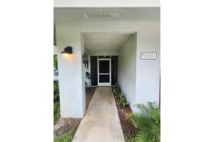 5930 Spanish Oaks Lane, Naples, FL 34119 - MLS#225070418