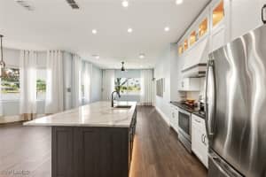 2257 Valencia Lakes Circle, Naples, FL 34120 - MLS#225070466