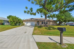 219 Trafalgar Parkway, Cape Coral, FL 33991 - MLS#225070495