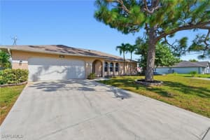 219 Trafalgar Parkway, Cape Coral, FL 33991 - MLS#225070495