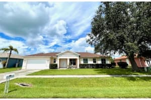 589 Genevieve Drive, Lehigh Acres, FL 33936 - MLS#225070567