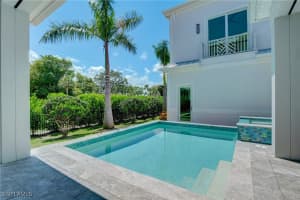 888 10th Avenue, Naples, FL 34102 - MLS#225070613