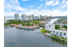 250 Park Shore Drive, Naples, FL 34103 - MLS#225070677