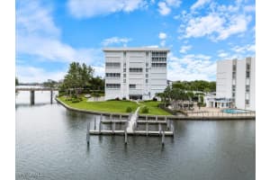 250 Park Shore Drive, Naples, FL 34103 - MLS#225070677