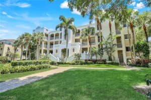 7741 Pebble Creek Cir 301, Naples