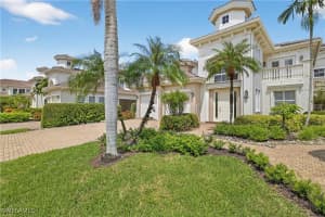 575 Avellino Isles Cir 201, Naples