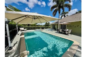 28 Golf Cottage Drive, Naples, FL 34105 - MLS#225070897