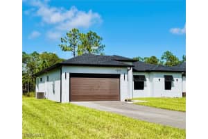 1353 EVERGLADES BLVD N, Naples, FL 34120 - MLS#225071008