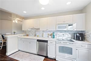 541 Windsor Square, Naples, FL 34104 - MLS#225071034