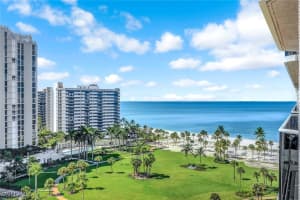 4041 Gulf Shore Blvd N 1108, Naples