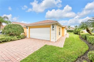 8275 Yasmina Way, Naples