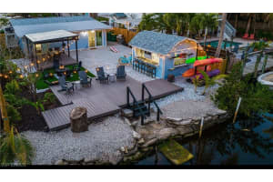 1308 Grand Canal Dr, Naples